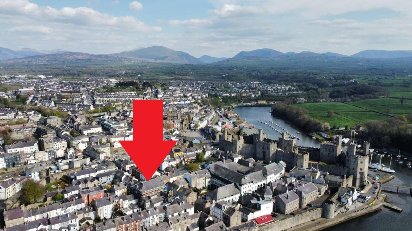 Pass The Keys Apartment 3 Old Conservative Club In Historic Town Caernarfon Exteriér fotografie
