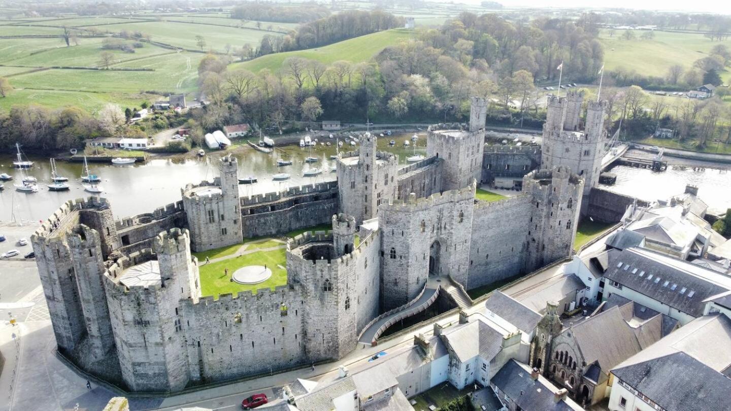 Pass The Keys Apartment 3 Old Conservative Club In Historic Town Caernarfon Exteriér fotografie