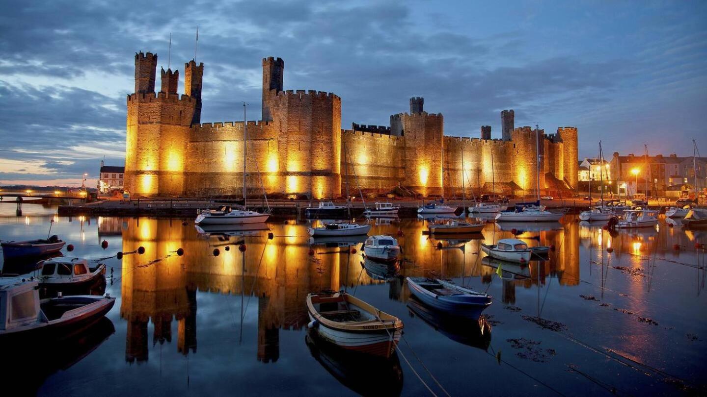 Pass The Keys Apartment 3 Old Conservative Club In Historic Town Caernarfon Exteriér fotografie